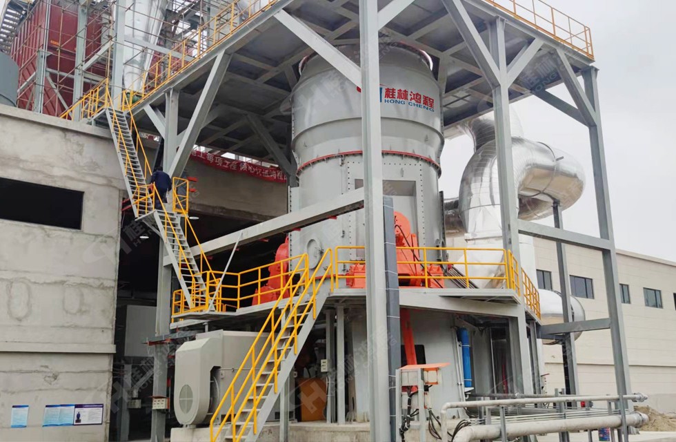 豪氣！福建這家廠一次訂了三臺(tái)鈦精礦磨粉機(jī)