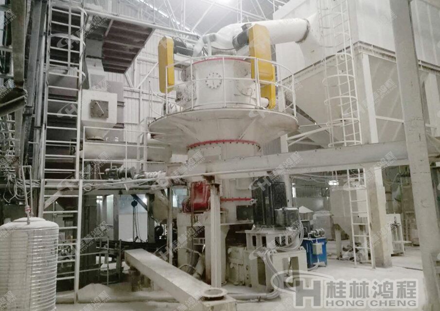 HLMX1100高純石英砂磨粉機(jī)推薦設(shè)備，桂林鴻程環(huán)保磨粉機(jī)，HLMX超細(xì)立式磨粉機(jī)