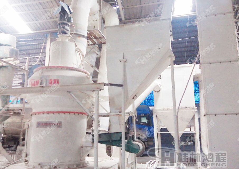HC1300，325目錳礦石磨粉設(shè)備，錳礦石雷蒙磨粉機配置方案